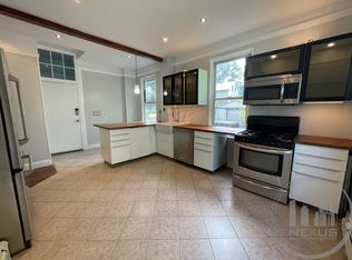 18 Oak St #3, Providence, RI 02909