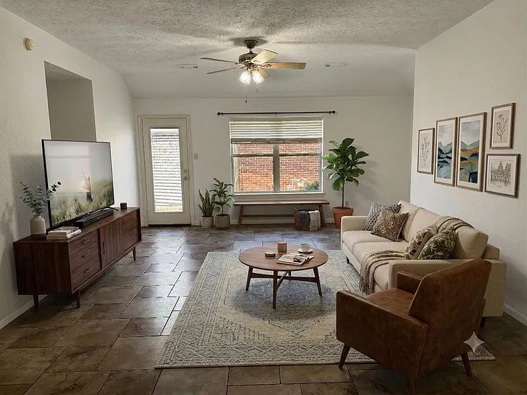 2627 Spring Dusk Ln — Photo 7