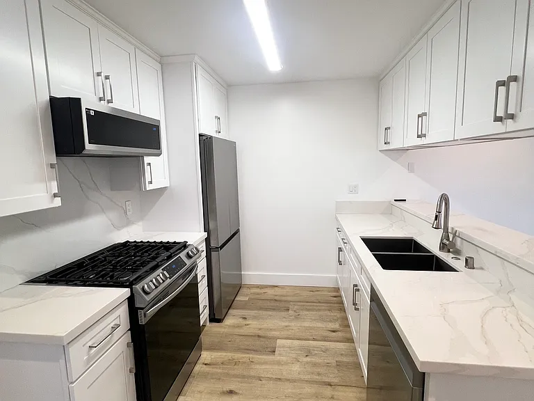 8731 La Salle St #3 — Photo 6