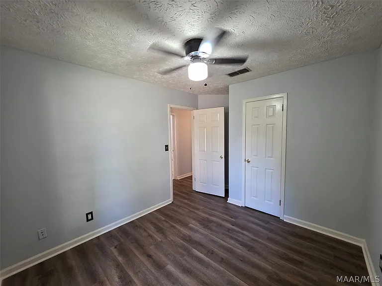 6225 Whitewater Ct — Photo 15