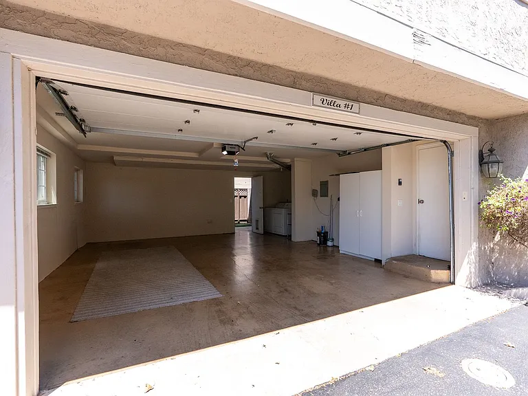 1461 Main St #1 — Photo 2