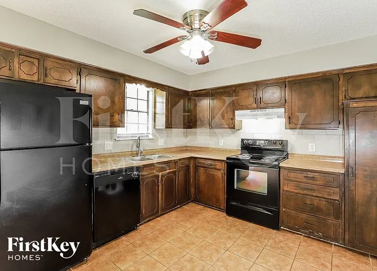 400 SW Oxford Dr — Photo 5