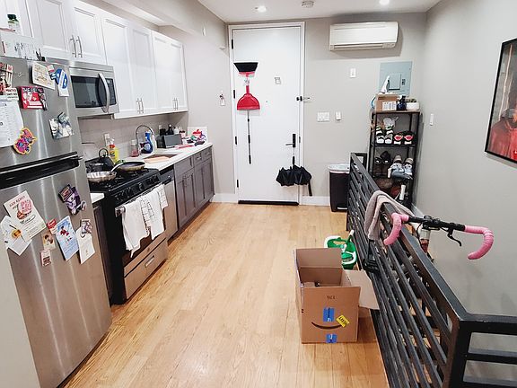 2nd image of 1087 Gates Ave #1B