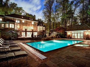 7020 Natelli Woods Ln, Bethesda, MD 20817