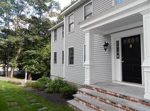 3rd image of 105 Kara Dr