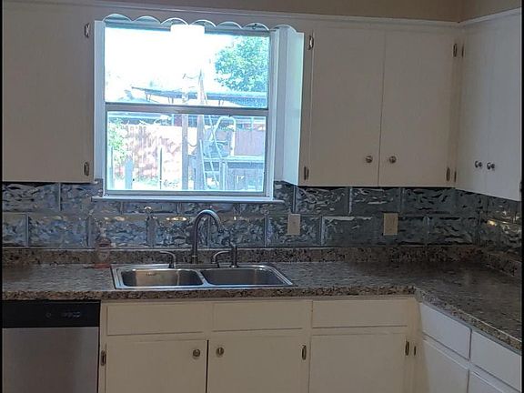 5th image of 1405 Ocotilla Dr