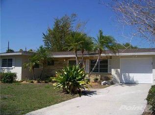 3915 Pin Oaks St, Sarasota, FL 34232