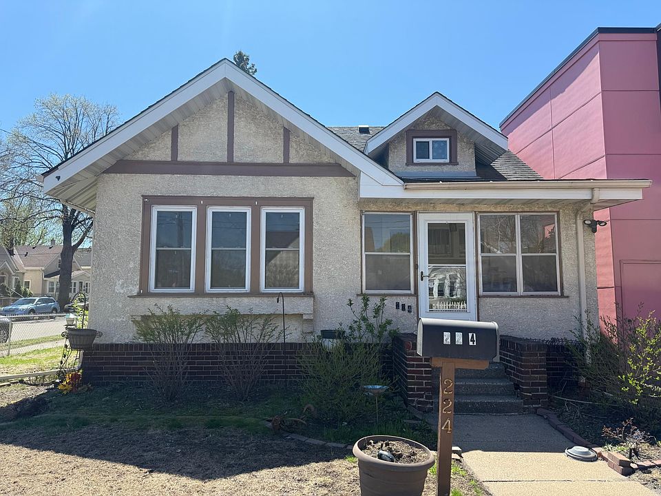 1st image of 224 Lowry Ave NE