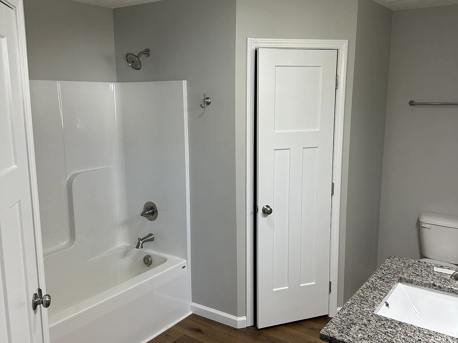 3 bed, 1400 sqft, $1,800 — Photo 3