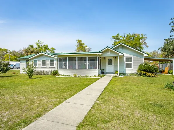 212 NW Avenue C, Carrabelle, FL 32322