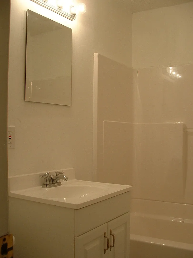 Waitlist for Aug2027Jul2028 Now Open! |Quiet 2 Bedroom Condo Near UTK | Fort Sanders Area — Photo 4