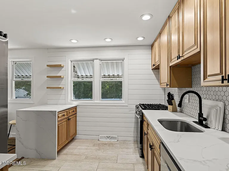 901 Russo Dr — Photo 12