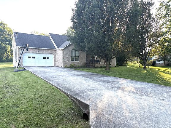 2nd image of 201 Steeplechase Dr