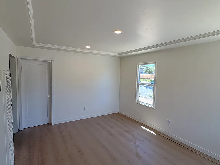 1254 Bond St — Photo 9