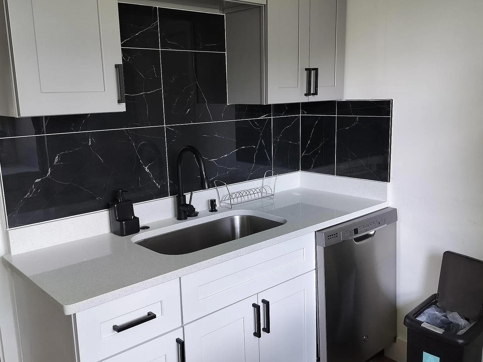 3 bed, 2.0 bath, 1252 sqft, $1,274 — Photo 4