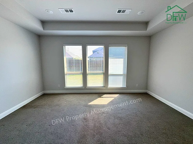 501 Upper Falls Ln — Photo 8