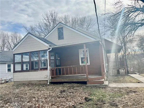 11105 E Scarritt Ave, Sugar Creek, MO 64054