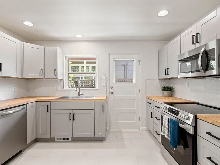 New kitchen
