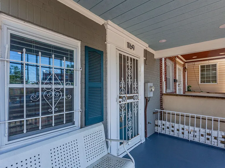 1169 Summit St NE — Photo 12