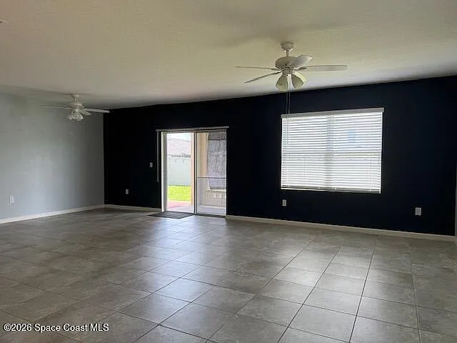 239 Guinevere Dr SW — Photo 8