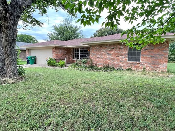 911 E Windsor Dr, Denton, TX 76209