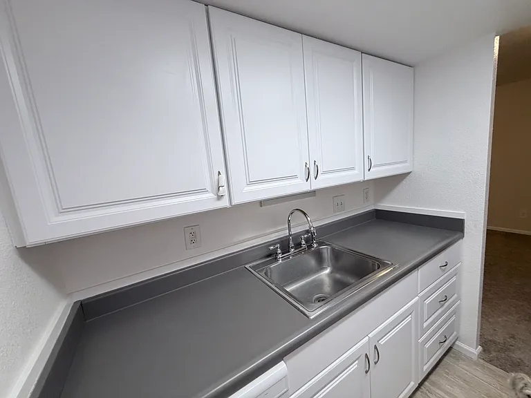 1150 Golden Cir #111 — Photo 5