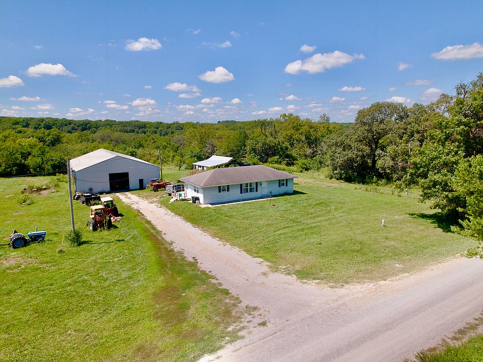 1st image of 2825 NE Dustin Rd