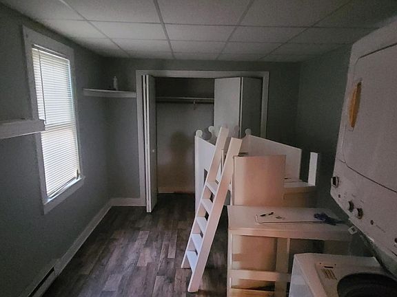 4th image of 51 Glen Ave Unit 1