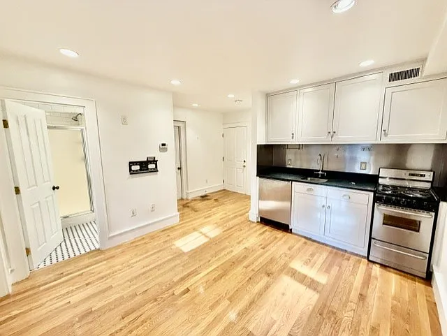 11 Thacher Ct #1 — Photo 18