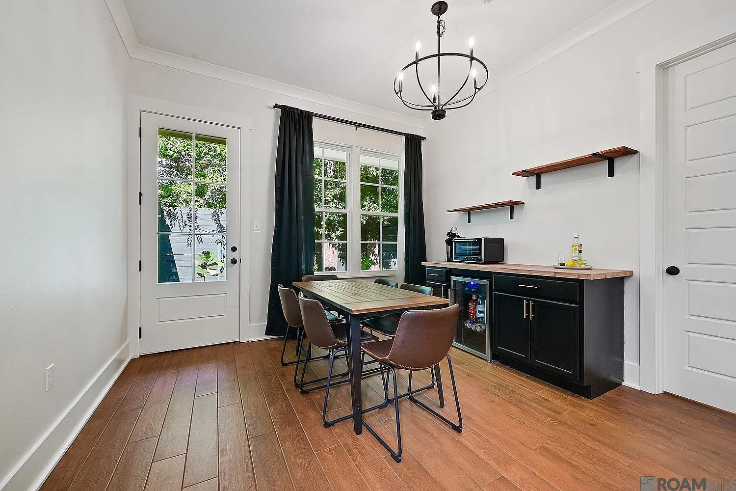 2 bed, 2110 sqft, $2,100 — Photo 3