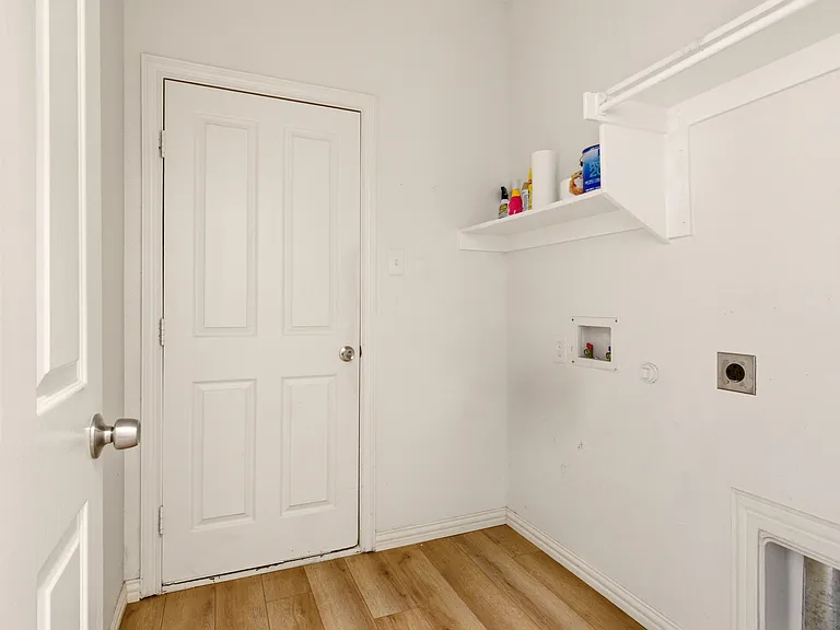 2201 Willow Creek Dr — Photo 19