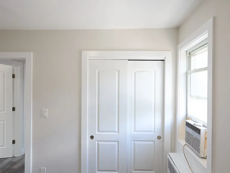 2309 Matthews Ave — Photo 4