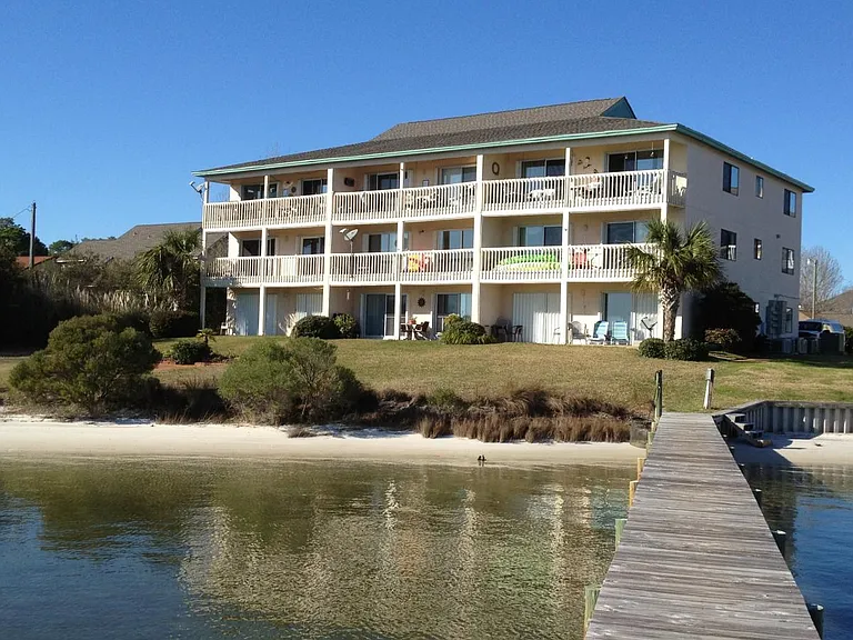 9 unit condo, quite and peaceful.