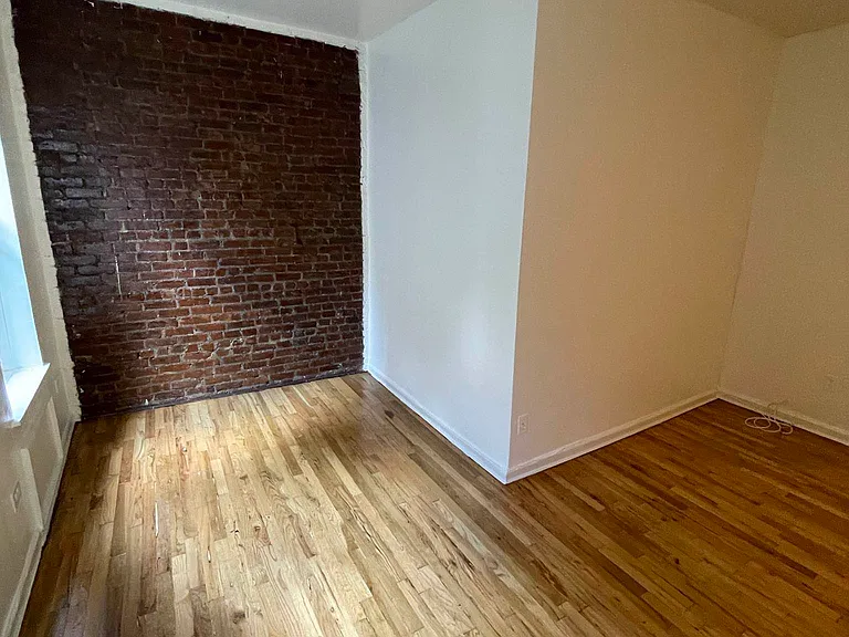 226 E 29th St #6G — Photo 3