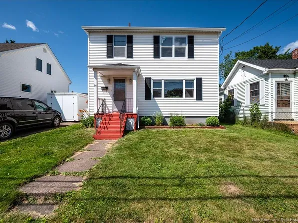 98 Maple St, Moncton, NB E1C 6A3