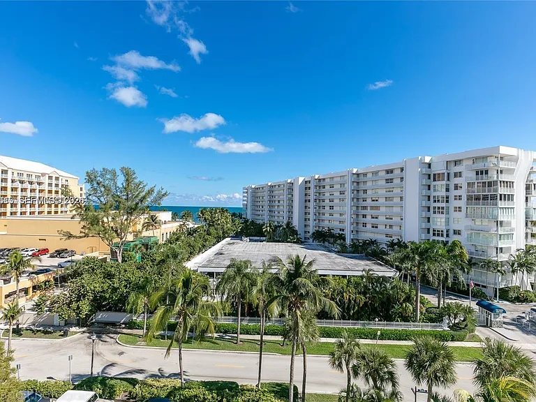 590 Ocean Dr #7C — Photo 29