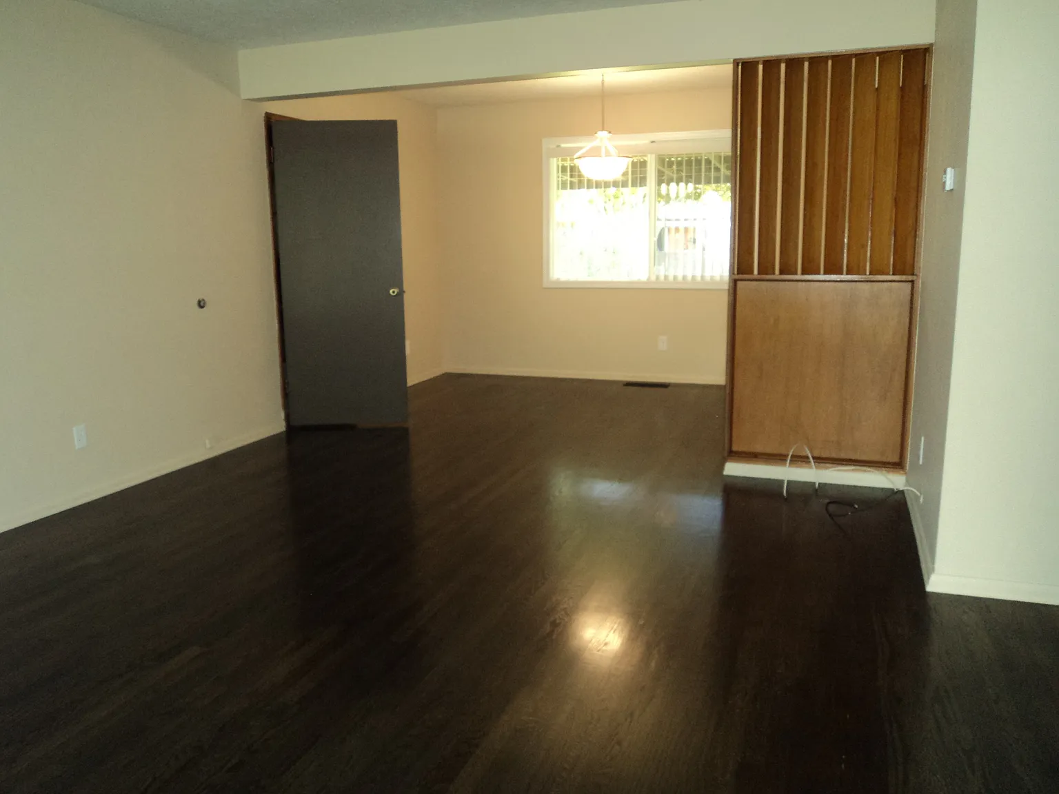 3 bed, 996 sqft, $2,450 — Photo 2