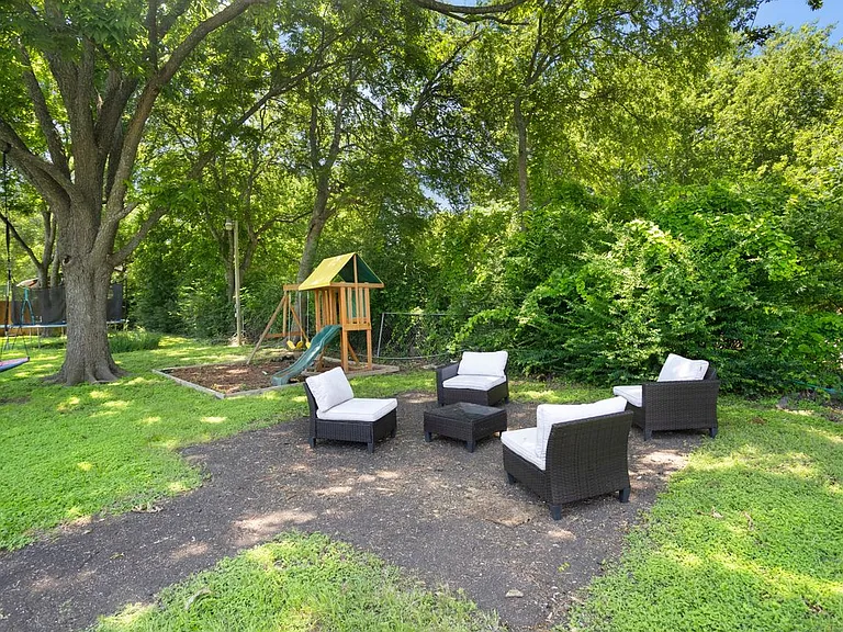 516 E Wintergreen Rd — Photo 26
