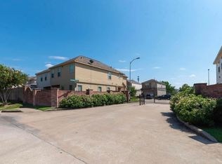 8019 Villa Lago Ln, Houston, TX 77070
