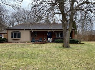 21034 Dean St, Brownstown, MI 48174
