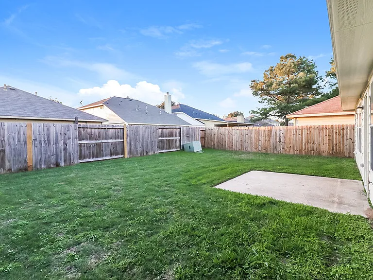 5911 Shining Leaf Ct — Photo 17