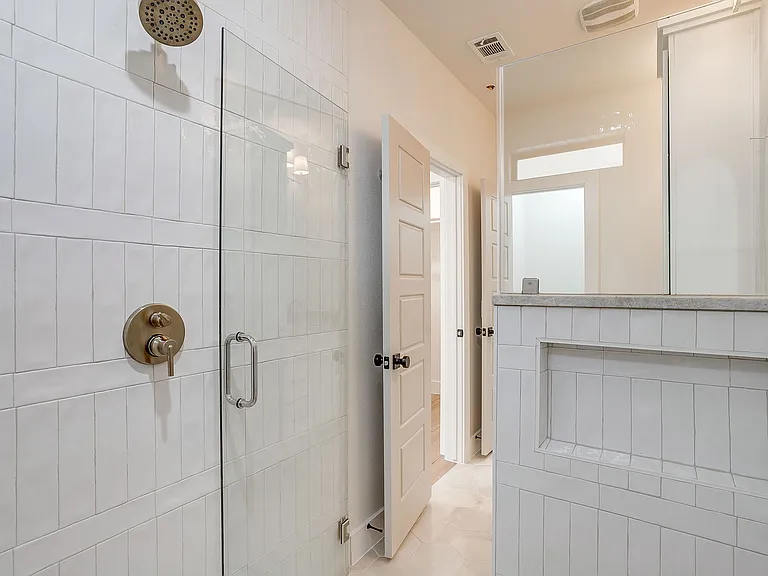 2820 Weisenberger St #102 — Photo 25