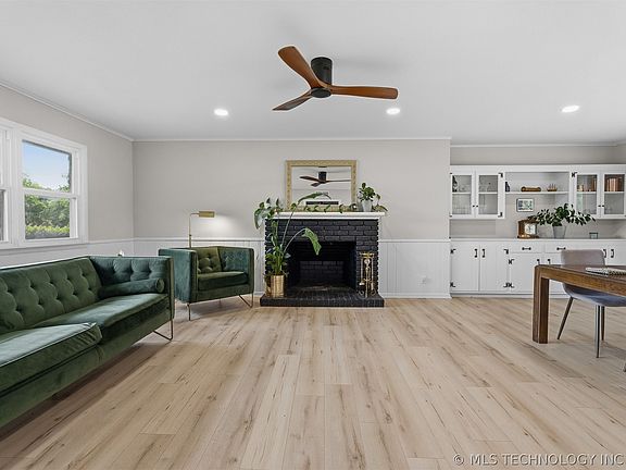 5th image of 202 Meadow Rd