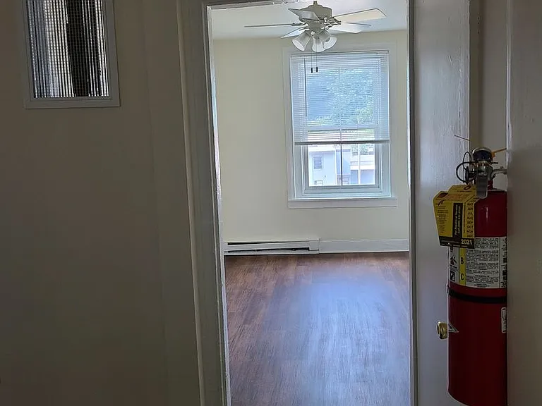 136 E Bushkill St — Photo 12