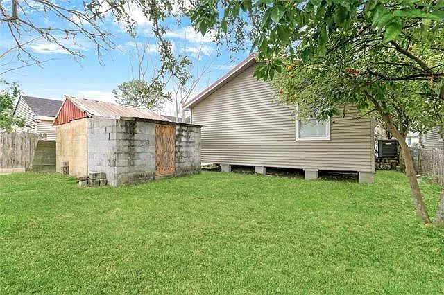 3 bed, 3.0 bath, 1206 sqft, $1,900 — Photo 2