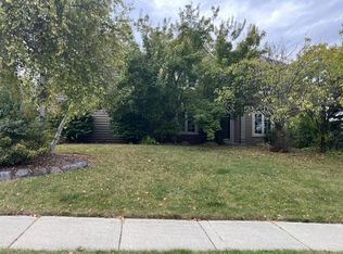 339 Jonathan Dr, Pewaukee, WI 53072