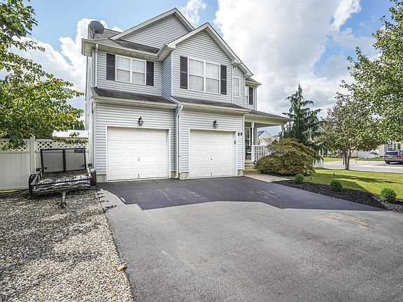 2nd image of 89 Dolphin Cir E
