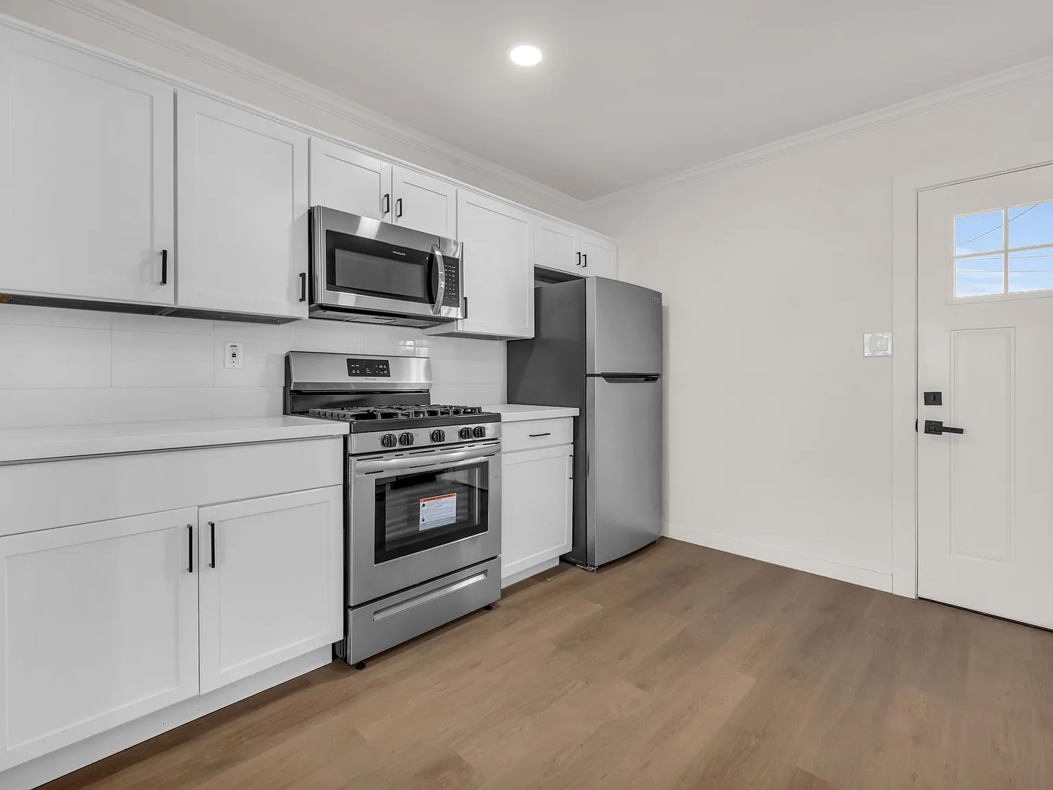 2 bed, 875 sqft, $1,800 — Photo 4
