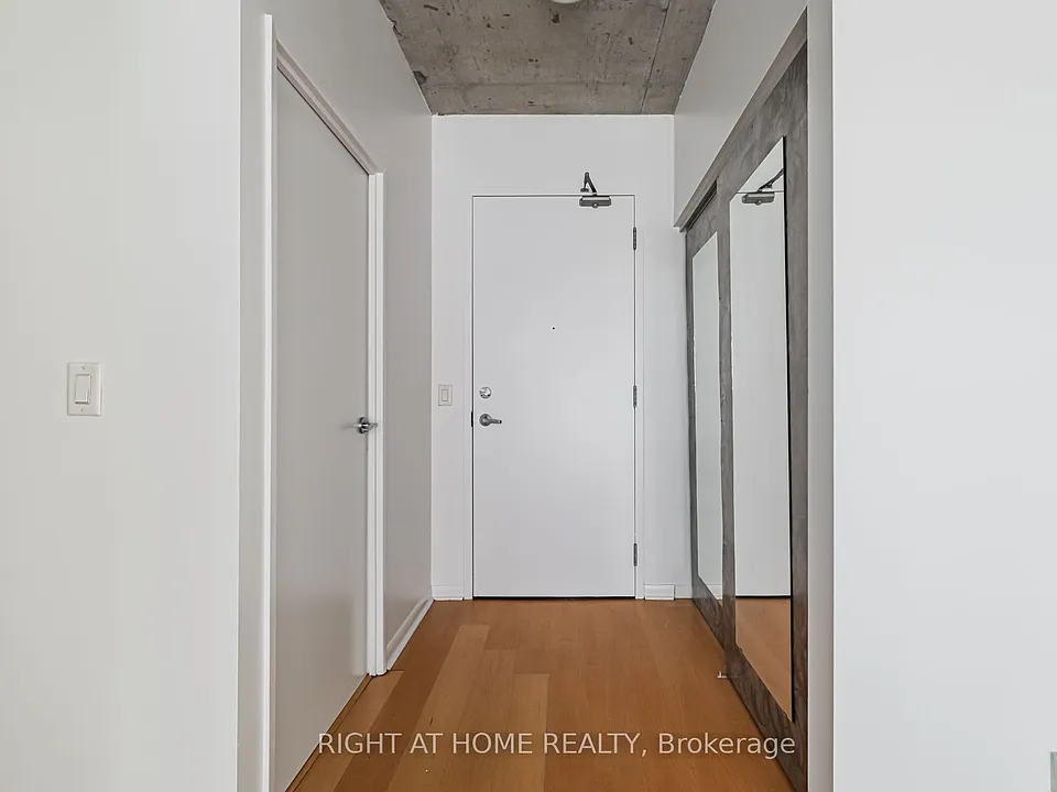 333 Adelaide St E #418