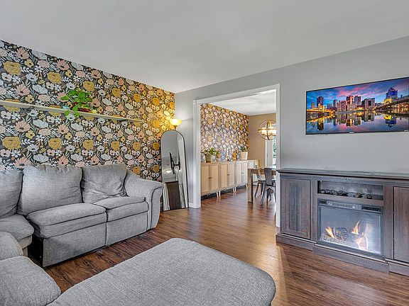 5th image of 120 Mackall Dr